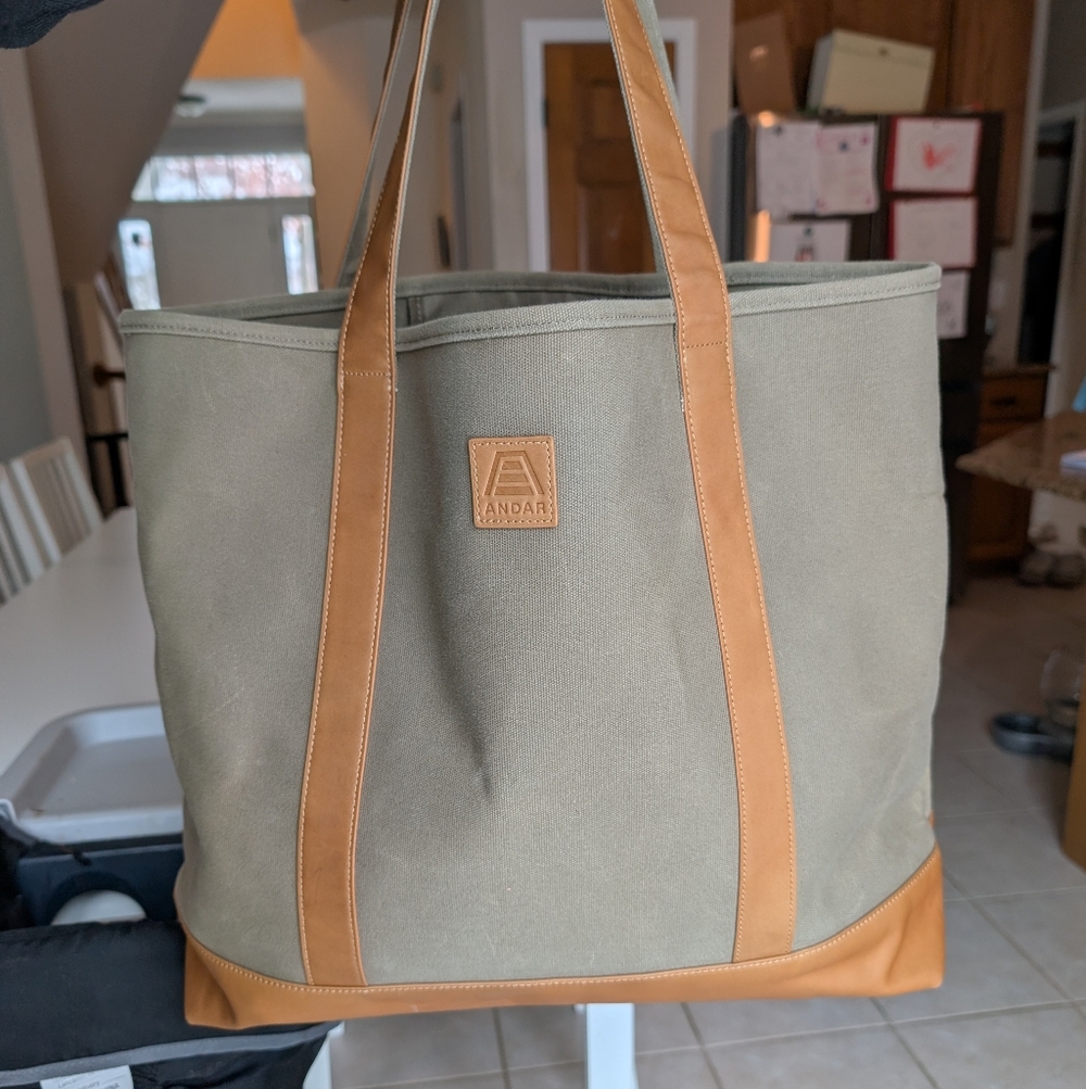 Used Andar Rhodes Tote In Boulder/Sand